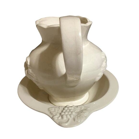 Vintage Small Lefton Grape Pattern Cream Ceramic Pitcher and Bowl Set - Picture 2 of 7